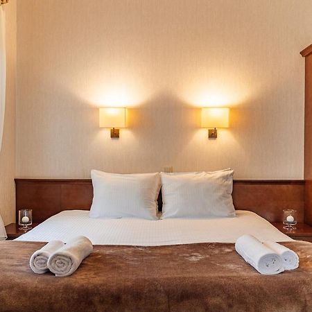 Hotel Dwor Choiny Kazimierówka Екстериор снимка